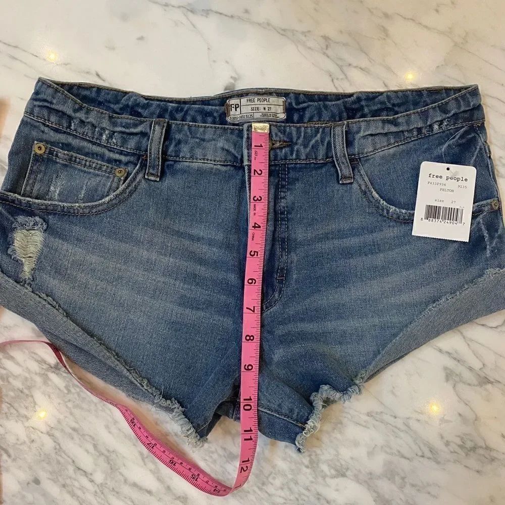 Free People Irreplaceable Cut Off Short in Felton - Picture 4 of 6